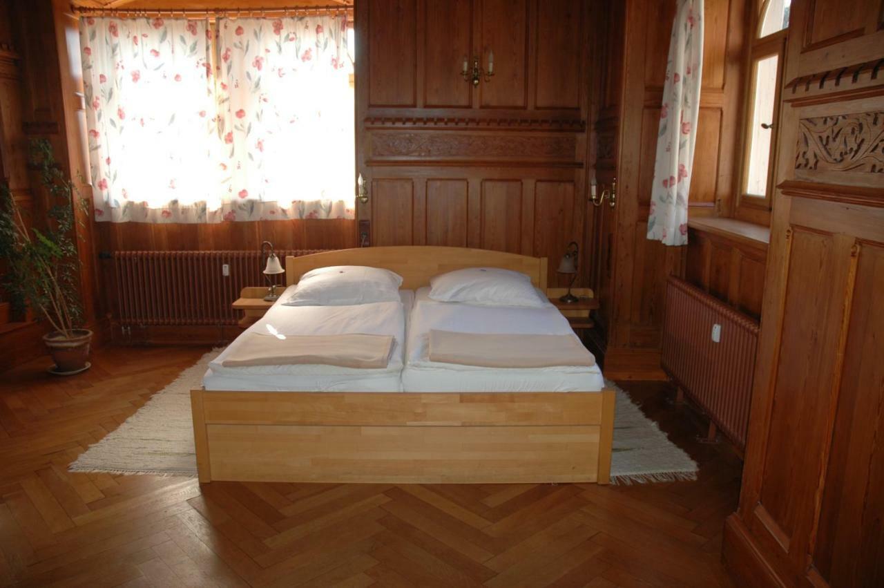 Schloss 3*