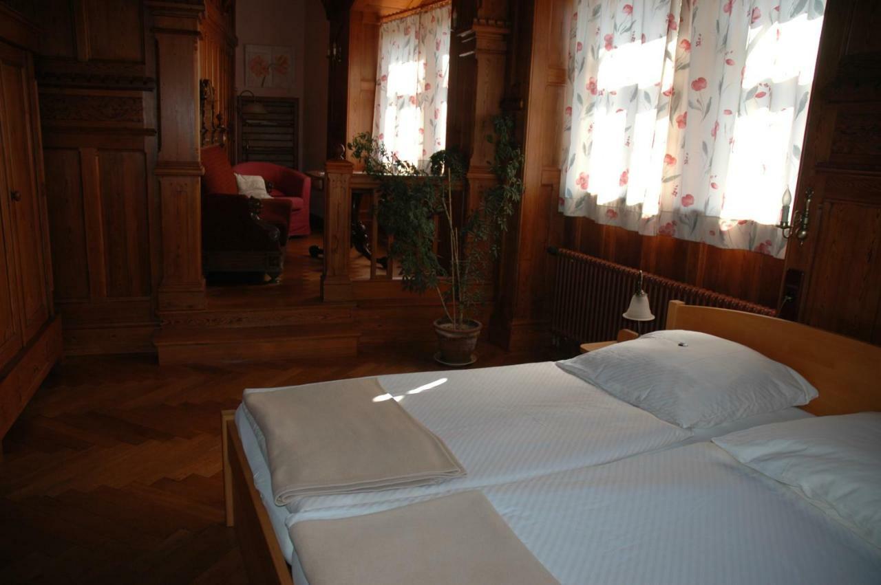 Schloss 3*