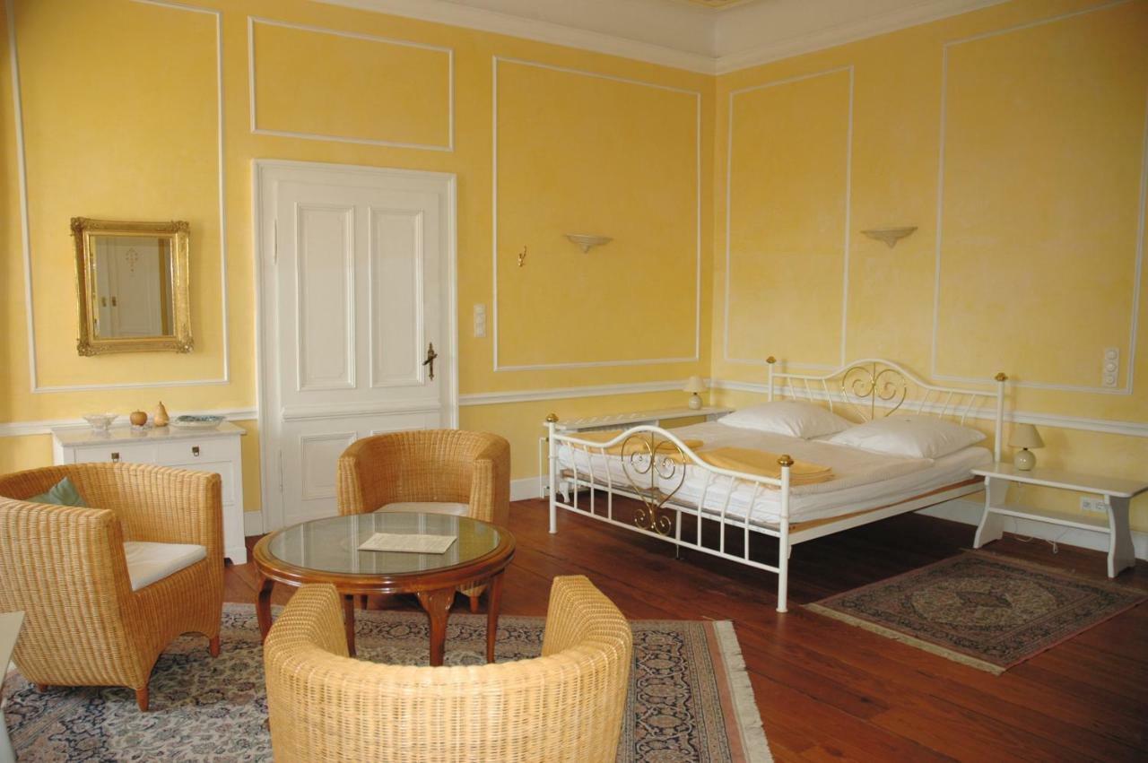 Schloss 3*